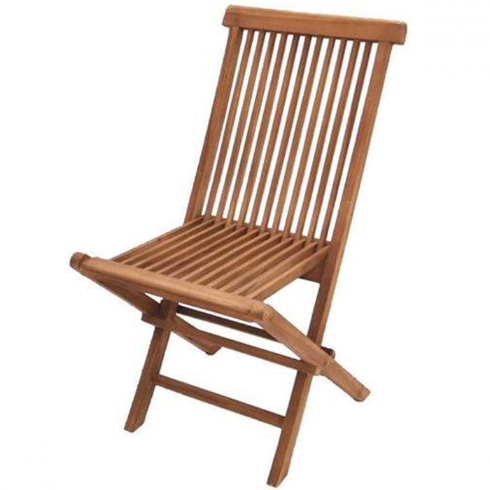 sillas plegables de madera y visillas